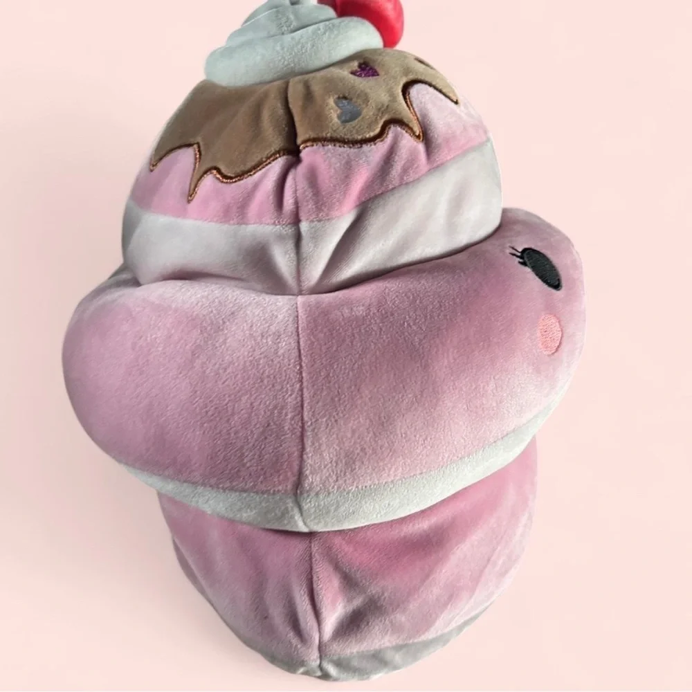 Plush Cupcake Toy - Pink